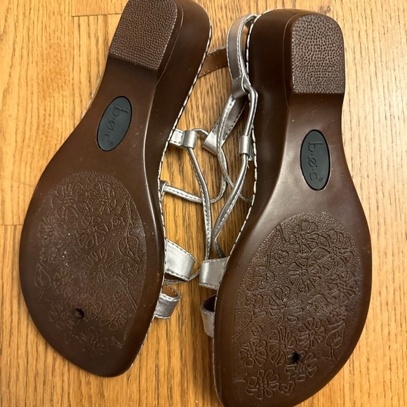 NWOT sandals - Picture 2 of 2